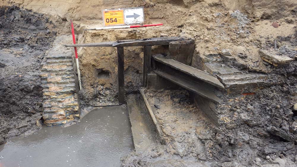 Onder het nieuwe Stadskantoor