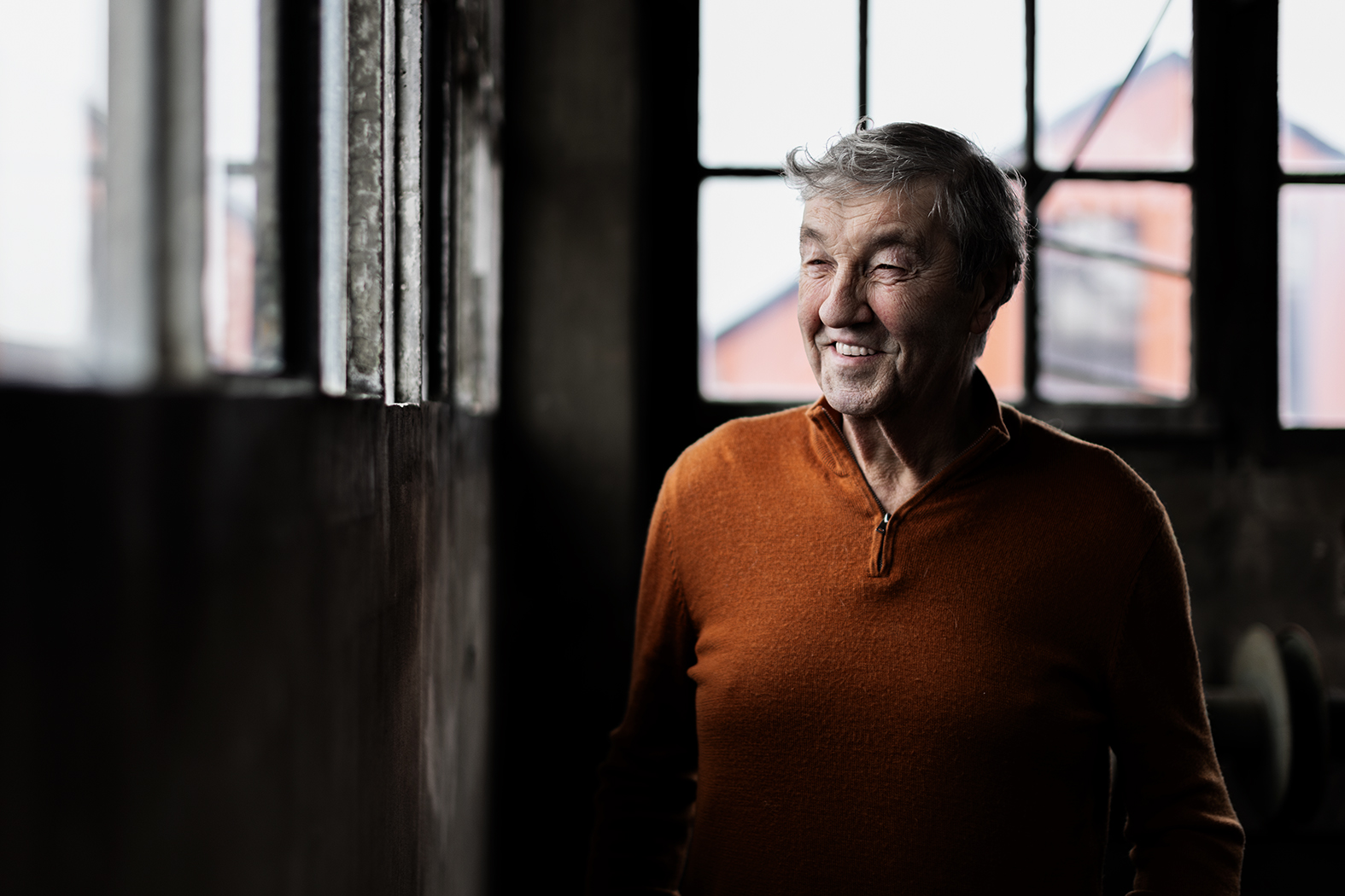 Jaap van der Gaag in de lijmfabriek.