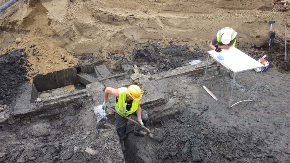 Onder het nieuwe Stadskantoor